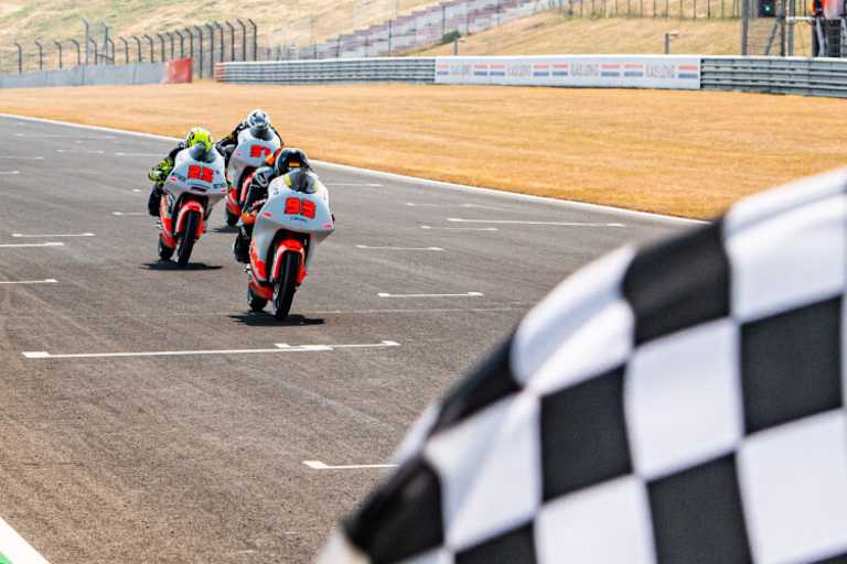 Die Top-3 vor dem Austrian Junior Cup-Finale: #93 Korbinian Brandl, #25 Kimi-Nikita Gundermann und #37 Phil Urlaß