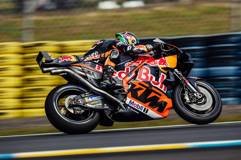 Der WM-Dritte Brad Binder wirbt 2023 erstmals für Mobil 1