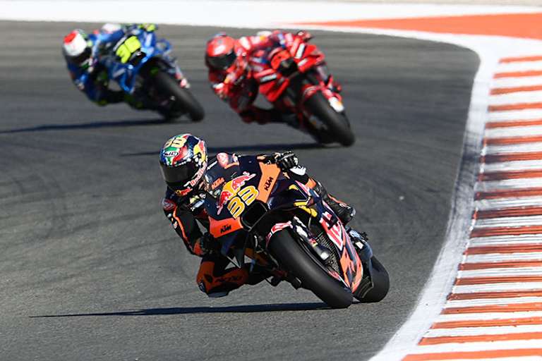 Weltmeister unter sich: Brad Binder (33) vor Bagnaia und Joan Mir