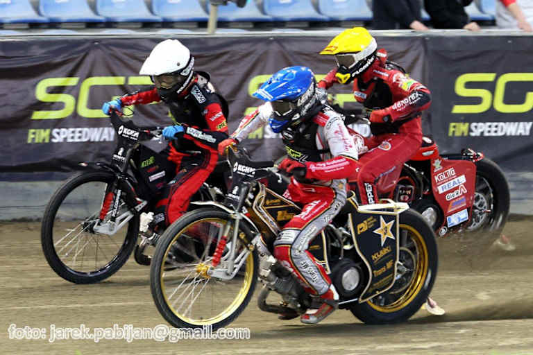 Blödorn (blau) vor Rew (weiß) und Ratajczak