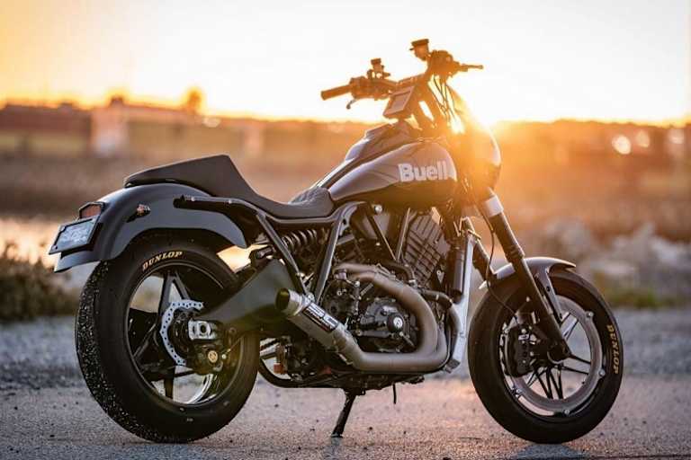 Nicht mal in den USA dürfte der Buell Super Cruiser mit dieser Aufpuffanlage für die Strasse zugelassen sein