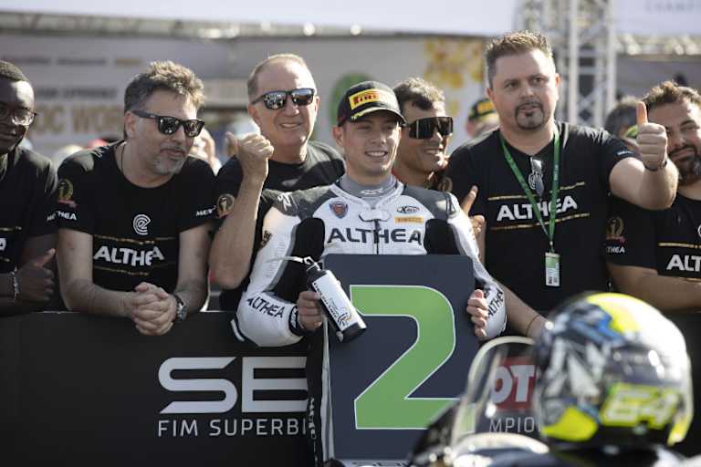 Althea-Teamchef Genesio Bevilacqua links neben Fahrer Federico Caricasulo