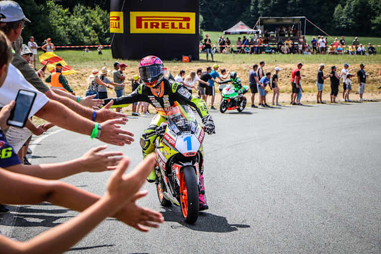 Abgeklatscht vom Publikum: Lennox Lehmann (KTM)