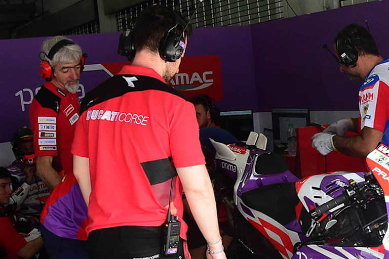 Sepang-MotoGP-Test 2023: Gigi Dall'Igna in der Pramac-Box