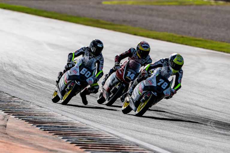 Jakob Rosenthaler #78 und Leo Rammerstorfer #50 (dazwischen Alex Gourdon)