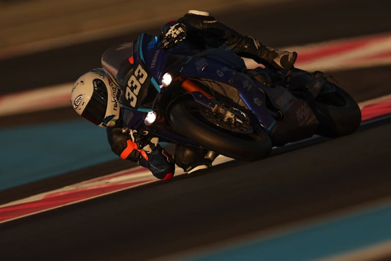 Florian Alt auf der Yamaha YZF-R1