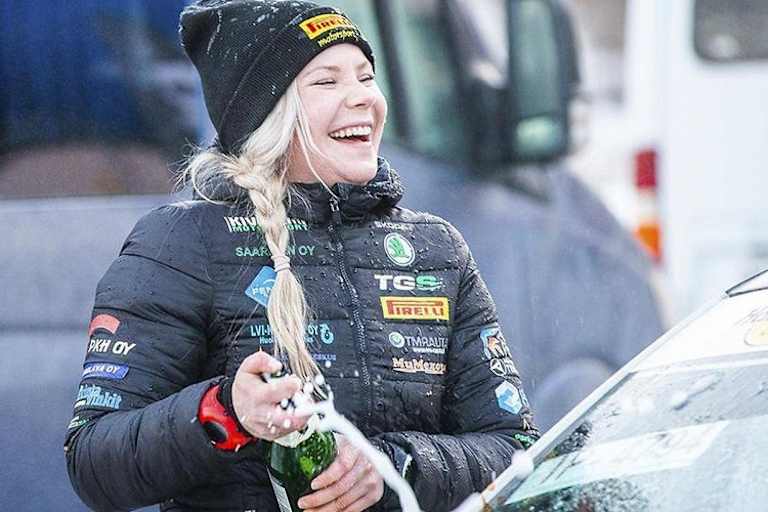 Siegersekt für Enni Malkönen