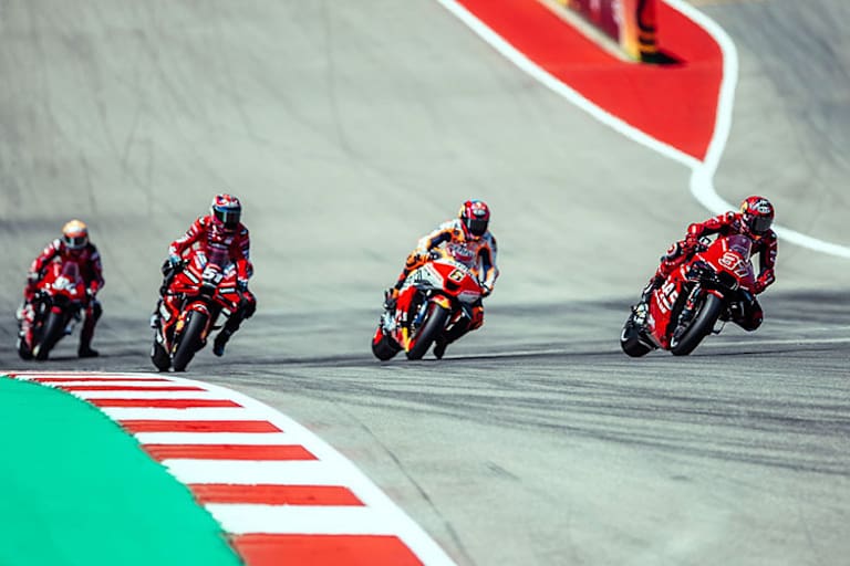 Harte Fights um Punkte: Augusto Fernández (37) vor Bradl, Pirro und Folger