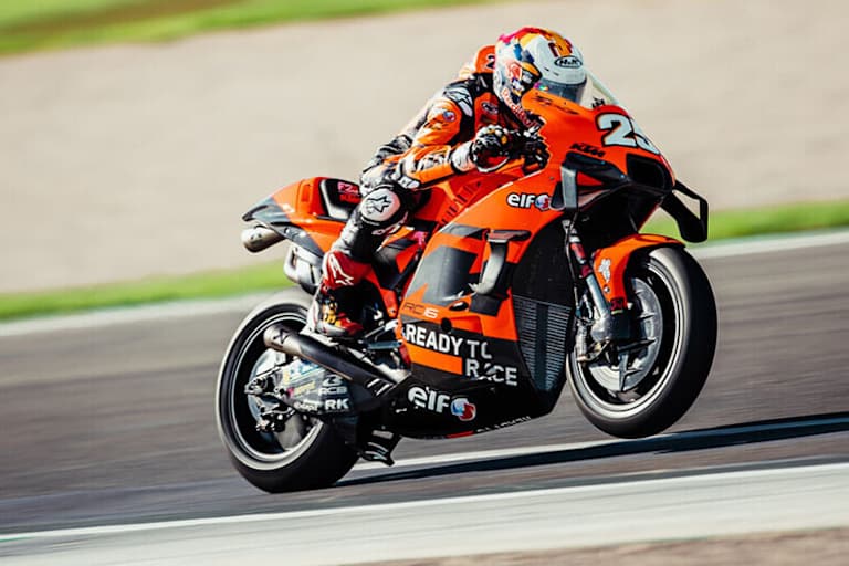 Raúl Fernández: 22. Startplatz nach Crash im FP3