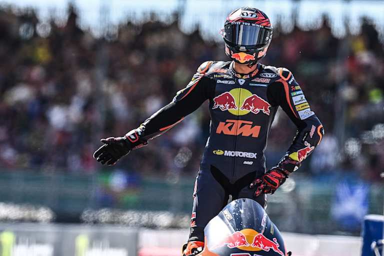 Augusto Fernández triumphiert in Silverstone