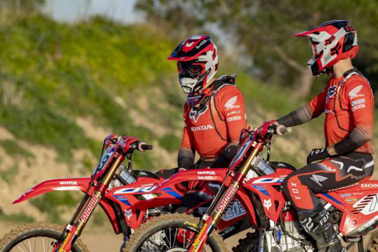 Tim Gajser (links) stürzte in Arco di Trento schwer