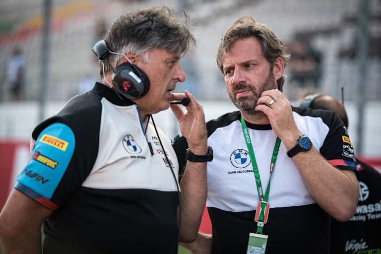 Bonovo-Teamchef Michael Galinski (li.) mit BMW-Rennchef Marc Bongers