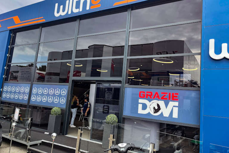 Im MotoGP-Fahrerlager von Misano: Ein Dankeschön an Dovi