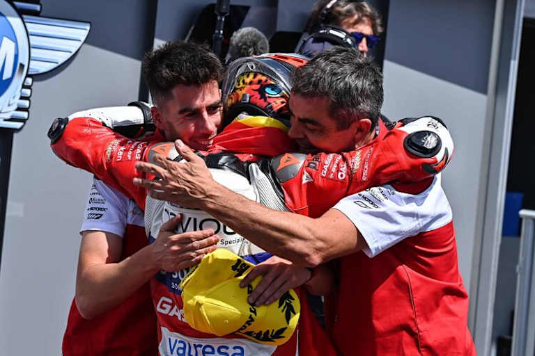 Izan Guevara siegt am Sachsenring