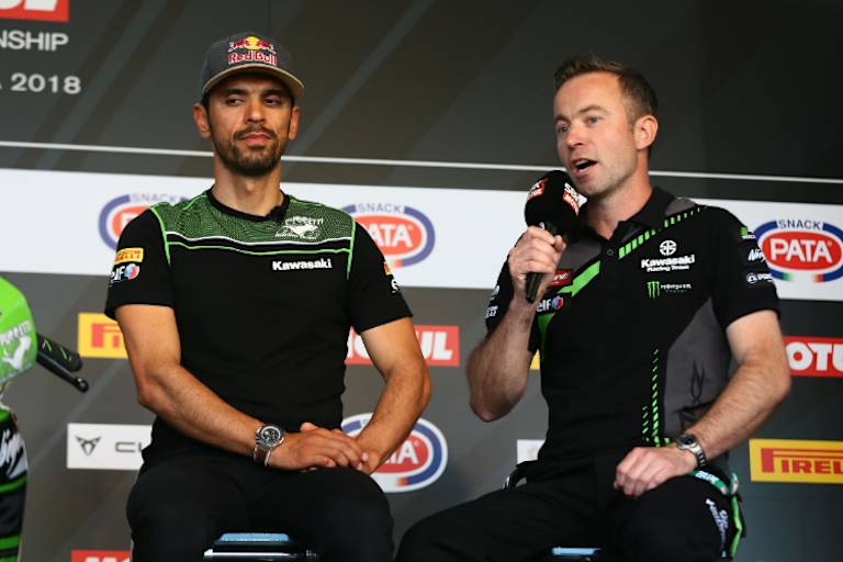 Kawasaki-Manager Steve Guttridge (re.)