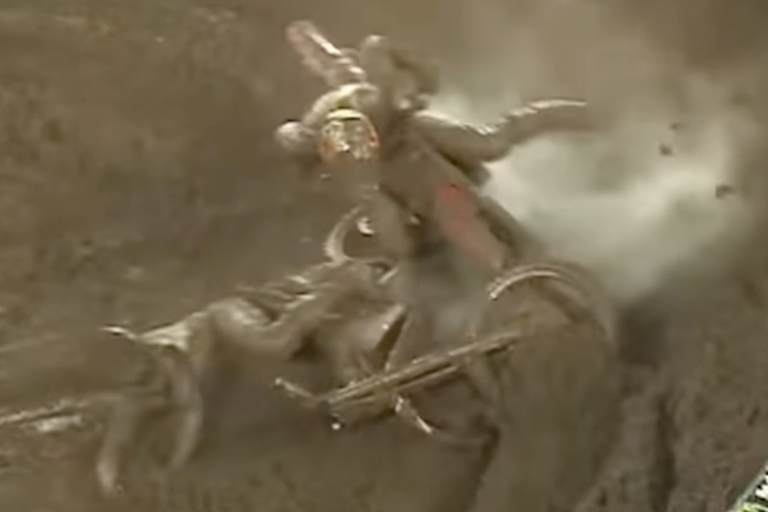 RJ Hampshire räumte kurz vor dem Ziel noch Jett Lawrence ab