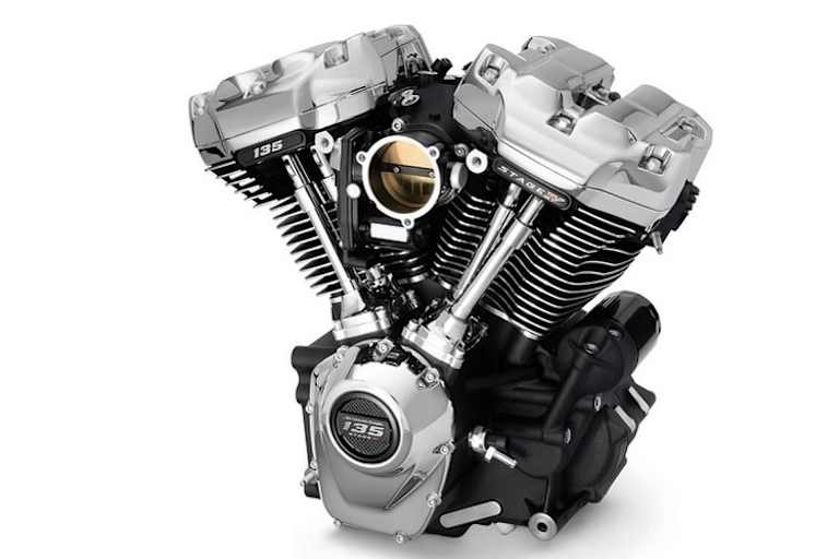 Die Zahl 135 gibt den Hubraum an Kubikzoll, was 2212 ccm entspricht 