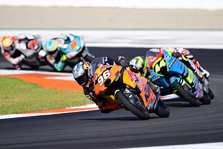 Daniel Holgado (KTM/#96) vor David Munõz (44)