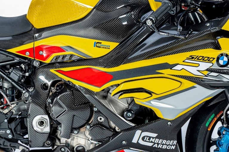 In der Frontalansicht gut zu werkennen: Winglets, die für mehr Fahrstabilität sorgen