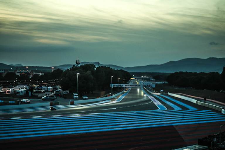 Noch acht Stunden gilt es beim Bol d'Or zu überstehen