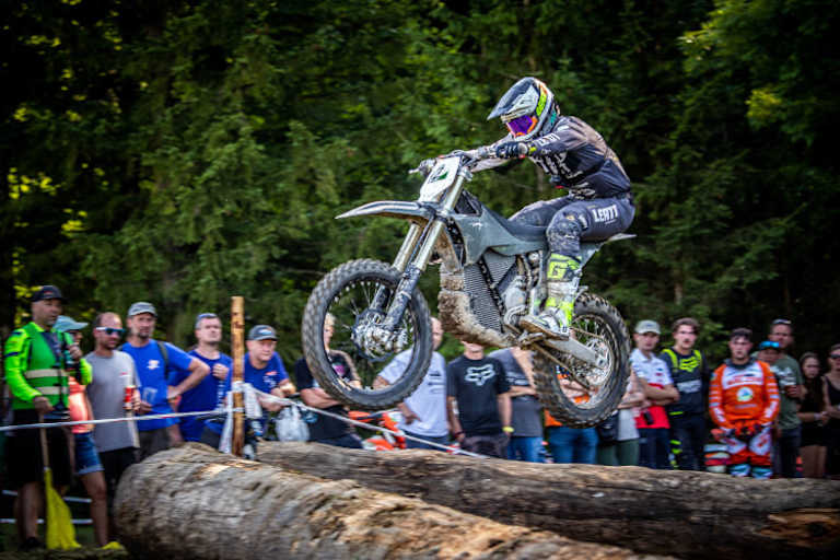 Über Stock und Stein: Von den Fahreigenschaften können sich Interessierte bei einem Test überzeugen