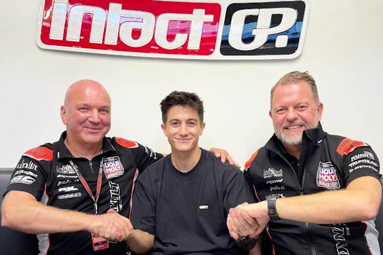 Hector Garzo wird bei Intact von Jürgen Lingg und Stefan Keckeisen willkommen geheißen