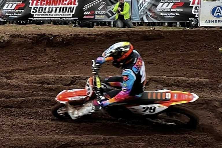 Henry Jacobi zeigte auf der Sarholz-KTM solide Leistungen