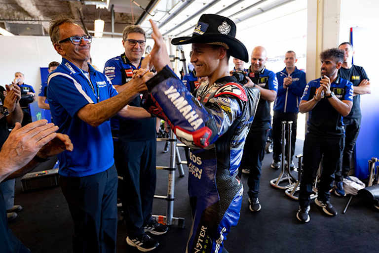 Lin Jarvis mit Fabio Quartararo nach Platz 3 in Texas 2023