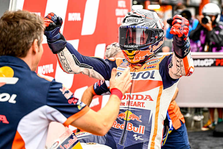 Im Parc Fermé wurde Marc Márquez umjubelt