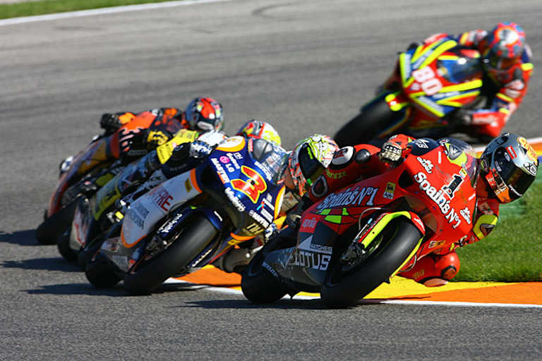 WM-Finale 250 ccm in Valencia 2007: Weltmeister Lorenzo auf der Aprilia vor Barberá