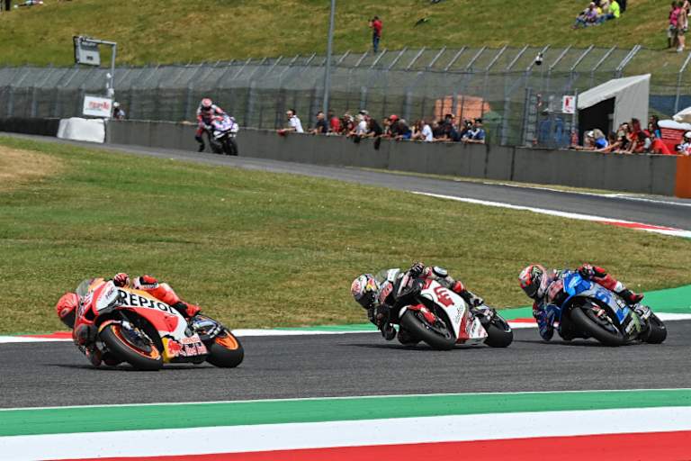 Marc Márquez vor Taka Nakagami und Alex Rins