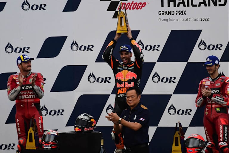 Oliveira siegte vor Miller und Bagnaia