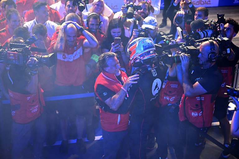 Michael Andretti gratulierte natürlich auch Jake Dennis zum Titelgewinn in der Formel-E-Serie 