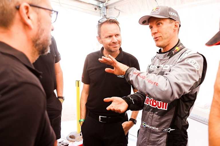 Rolf Michl (M) und Mattias Ekström (r)