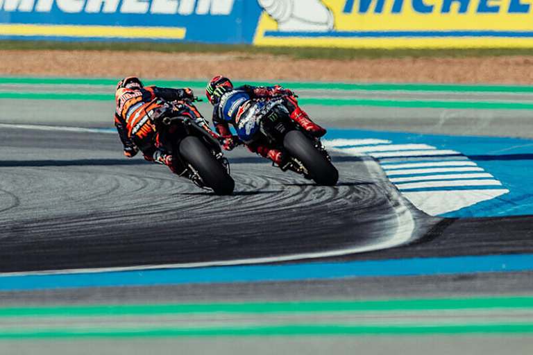 Das Duell um Platz 10, der keinen Punkte mehr brachte: Jack Miller (links) gegen Quartararo