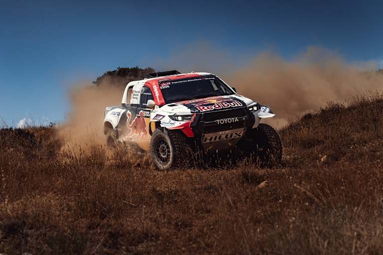Nasser Al-Attiyah im Toyota Hilux
