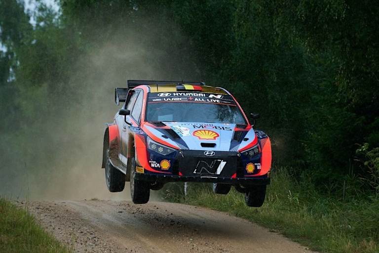 Thierry Neuville beim Test in Finnland