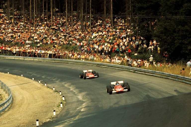 Jacky Ickx vor Clay Regazzoni auf dem Österreichring 1970