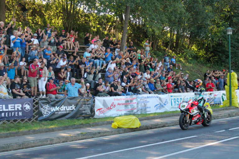 Philipp Öttl auf seiner Trainings-Ducati