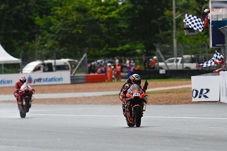 Zieldurchfahrt: Jack Miller auf Platz 2 hinter Sieger Oliveira