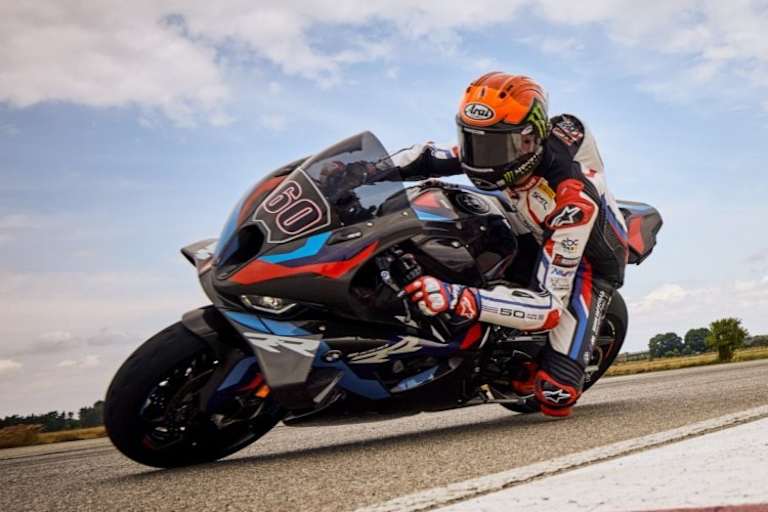 Michael van der Mark fuhr die neue M1000RR bereits