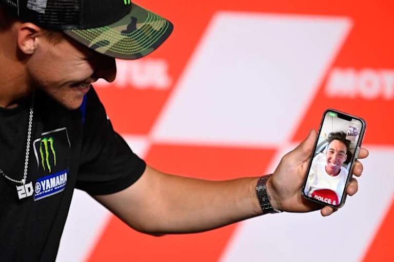 Pressekonferenz in Assen: Quartararo schaltete Aleix Espargaró via Smartphone zu
