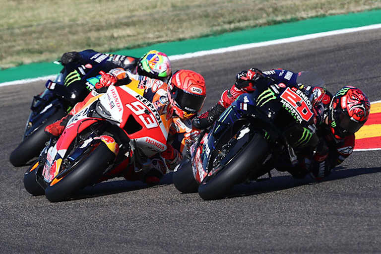 Fabio Quartararo (20) vor Marc Márquez (93) und Morbidelli