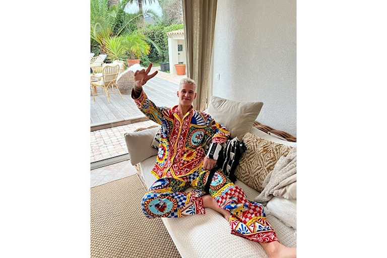 Entspannte Weihnachtsgrüsse: Fabio Quartararo in dezenter Freizeitbekleidung 