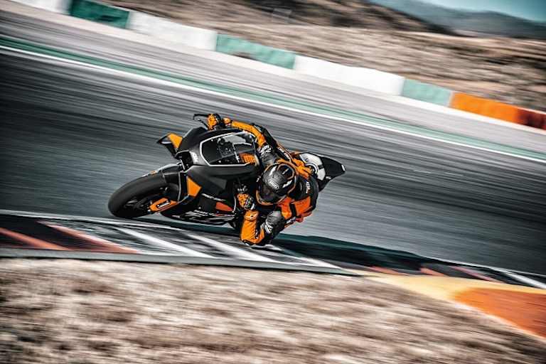 KTM RC 8c, zweite Auflage: mehr Winglets, mehr Leistung, verdoppelte Stückzahl