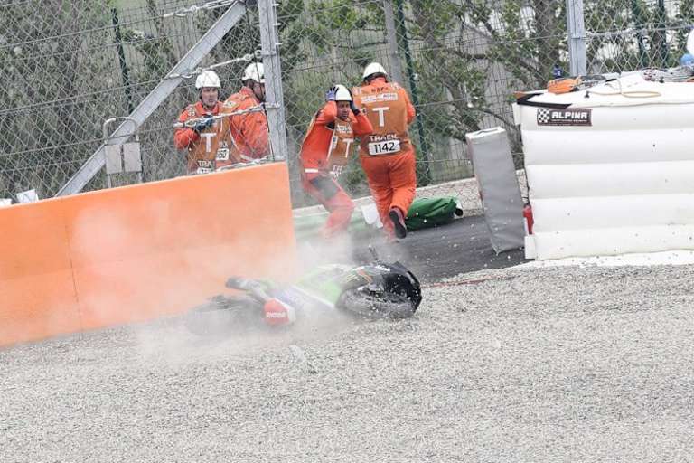 Die Kawasaki von Jonathan Rea flog förmlich ins Kiesbett