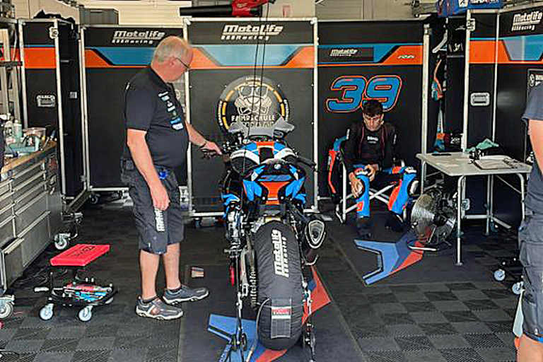 Tom Reiterberger mit Sandro Wagner 2022 (v.li.)