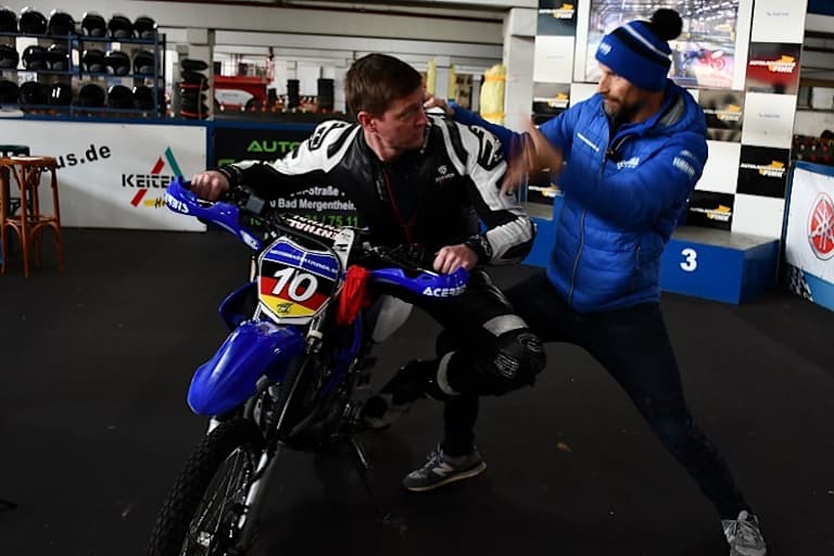 Individuelle Korrekturen – hier der Sitzhaltung – sind im Preis inbegriffen