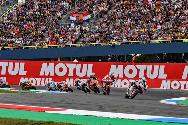 Marcel Schrötter in Führung