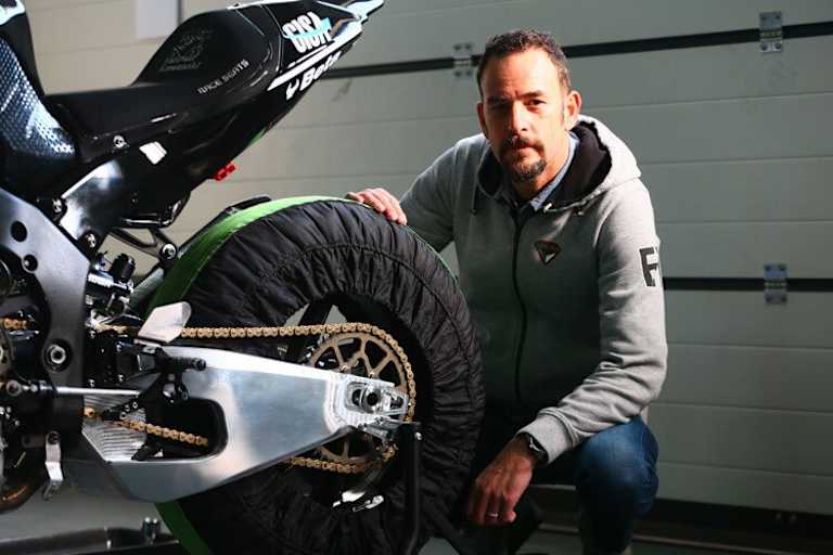 Alex Baumgärtel mit seiner ersten Superbike-Schwinge 2017